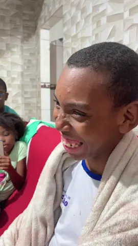 Tá difícil fazer perguntas para o Pedro hoje #autismo #autista #maedopedro #pedro 
