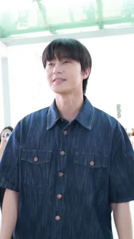 Park Seo-jun just made denim-on-denim the hottest trend again. Effortless and iconic. 👖🔥 #ParkSeojun #DenimStyle #dispatch #dipe