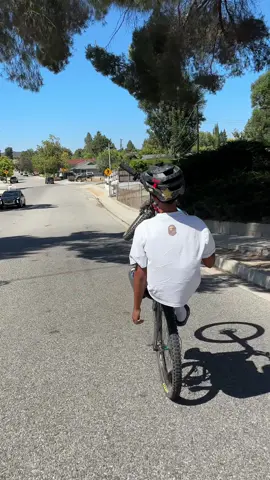 active on the e-ped @𝖘𝖊𝖇 #Summer #wheelie #fy #swerve #torta 