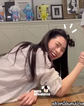 Quả tóc như này Khá Bảnh cũng phải gọi chị bằng điện thoại =))) #linglingkwong #หลิงหลิงคอง #ormkornnaphat #ออมกรณ์นภัส #lingorm #หลิงออม #jellyormelette 