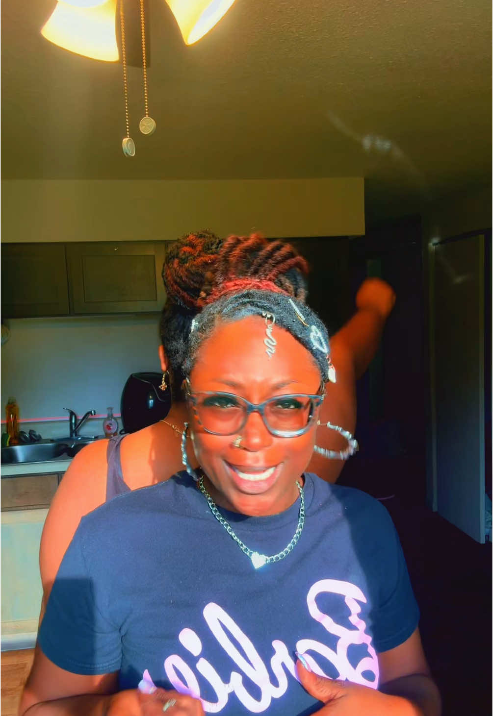 I meeeeaaan it’s giving twin neeemm 😇😇 #family #twin #fineasf #fyp @Myah✨🫶🏽💕 