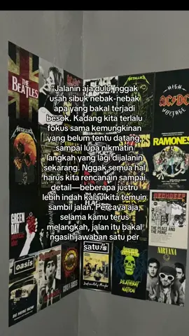 Poster Band cocok buat kamar cowo #poster #mcr #punk #oasis #fyp 