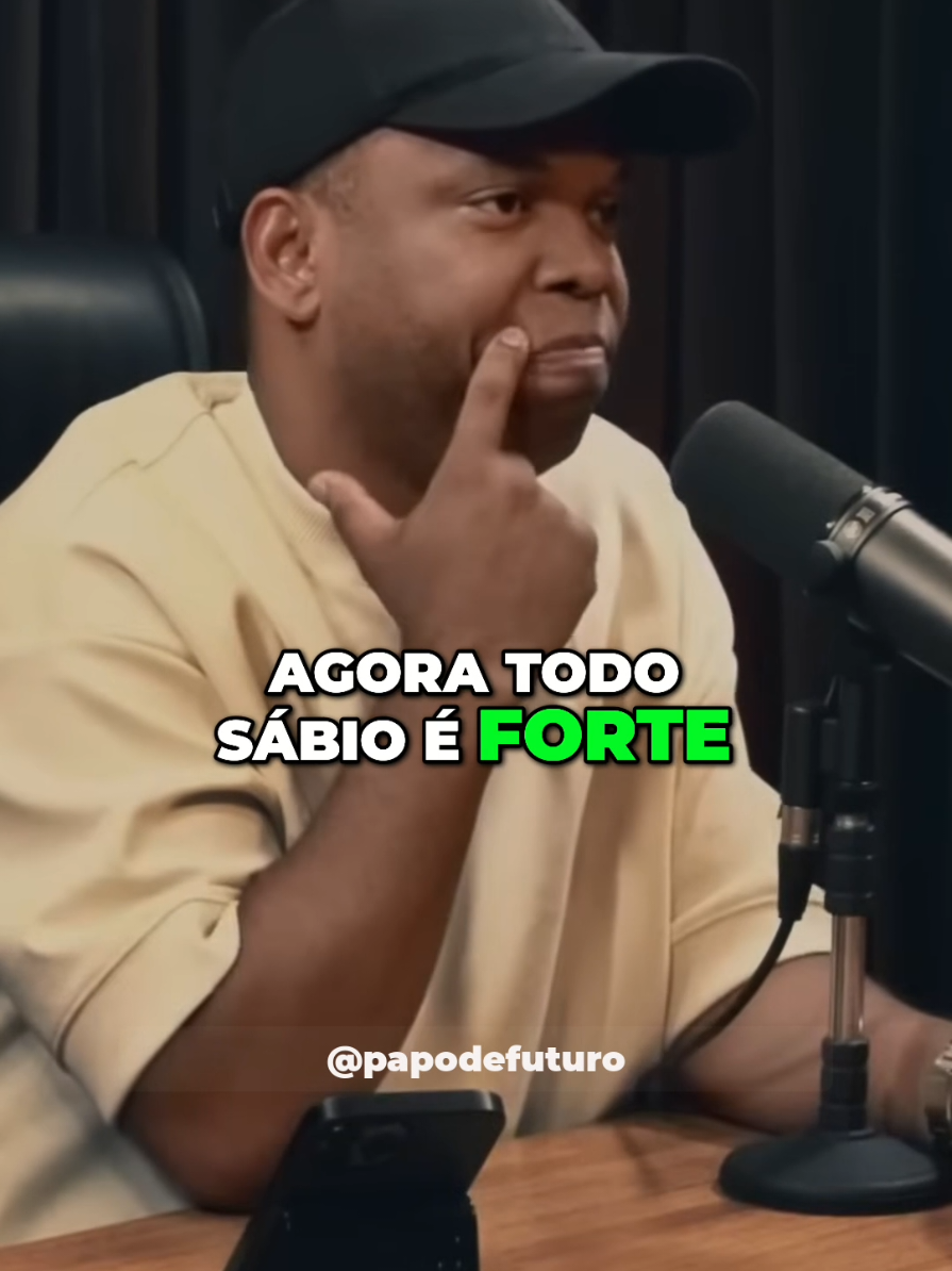 Andar com gente sábia transforma sua vida, porque a sabedoria gera força, propósito e tudo o que você precisa. E a verdadeira sabedoria vem de Cristo! 🙌 ✨ Quem caminha com sabedoria nunca caminha sozinho. #sabedoria #força #reflexão 