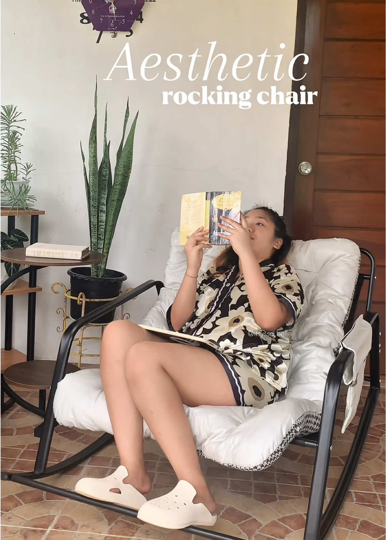 Super aesthetic rocking chair! 🥹✨napakacomfy! #rockingchair #nordicchair #aestheticchair #aestheticrockingchair #essentials #homeimprovement #Home #comfychair