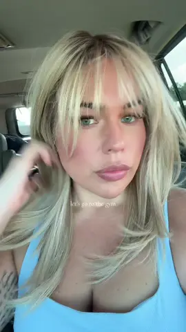 Thought I’d change up my gym wig today - I always forget how much I love this one until I put it on my head 😍 I trimmed the bangs a little and they look so cute!!  #wiginfluencer #wigtok #belletress #wigpartyshop #wigtryon #styleover40 #syntheticwig #wigtips #hairlosssolutions 