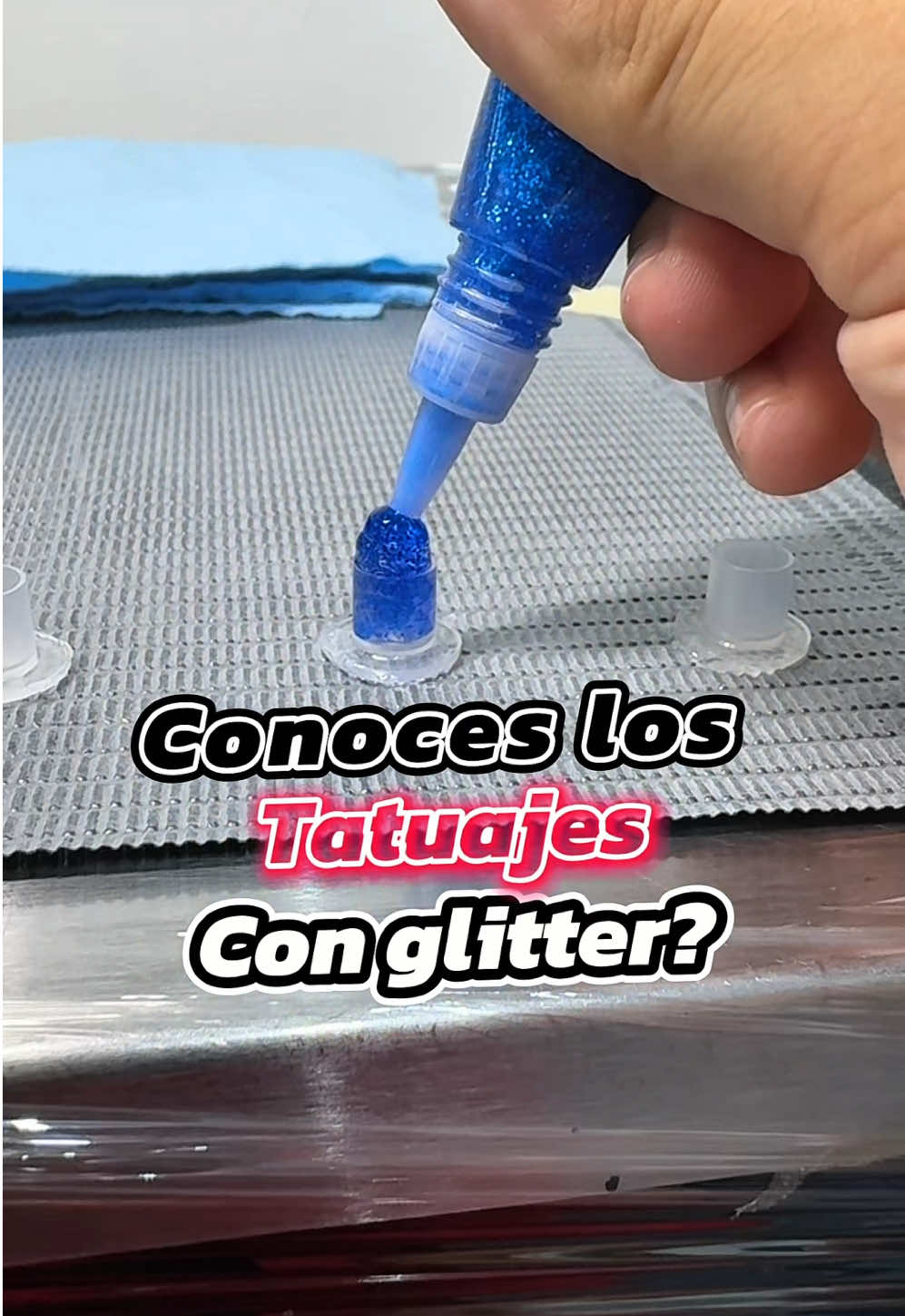 Ya conocías este increíble efecto de tatuaje?  @Dallas Cowboys  Comenta si te harías uno así!  Recuerda que durante Agosto y Septiembre, mis tatuajes en este estilo, tienen un costo especial ✨  🗓️ Mi página VERIFICADA de Instagram, es el ÚNICO medio para hacer una cita conmigo.  Si te contactan por cualquier otro lado, es ESTAFA.  . . #tattoos #tattoo #tatuaje #tatuajes #tatuadoras #tatuadorasmexicanas #tatuadorasmex #lovetattoo #amantesdelostatuajes #tattooideas  #tatuajestiktok  #viral #tiktoktattoo #viralvideos #embroiderytattoo #tatuajesbordados #patchtattoo #houston #houstontattoo #houstontattooartist #patchwork #patchworktattoos #patchworktattoo #glitter #glittertattoo #glittertattoos #glitterart #glitterartist #dallascowboys #cowboys #cowboysdallas 