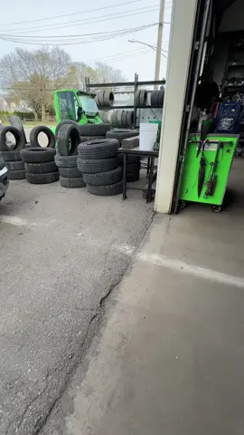 Parting out 2022 Dodge Ram 1500 with heavy roof damage — engine, transmission, body panels, interior components, and more available. DM for Pricing !  To inquire about purchasing ? Direct Message us and with our chief mechanic for all your concerns regarding mechanical inquiries.  Pickup is okay 👌🏻 Delivery is possible 👍🏻 V8 parts depot  Oklahoma city, OK #dodgeram #ram1500 #truckparts #moparparts #carpartsforsale #v8power #performanceparts