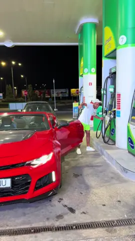 @Otan Martins me pagou 300€ só pra dançar no camaro dele. 😭 #🇦🇴 