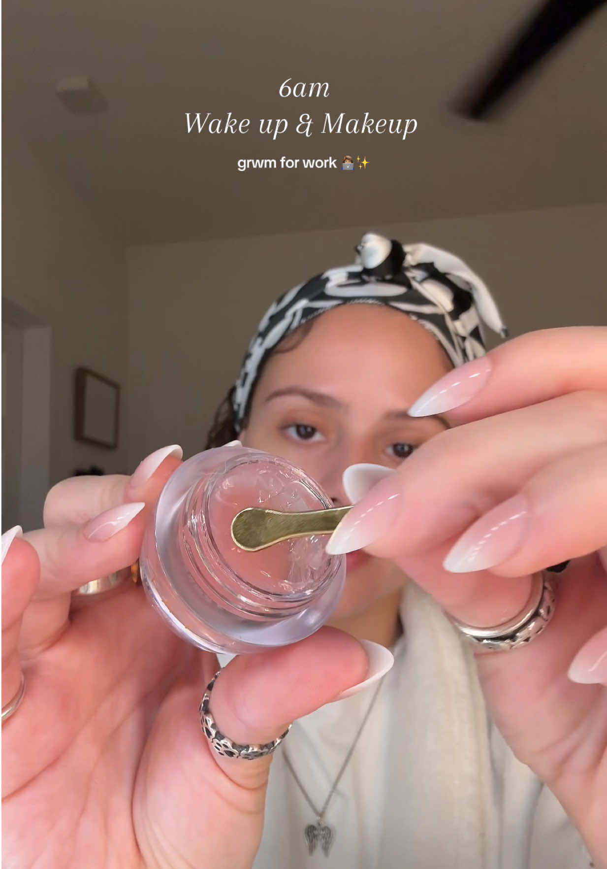 A good makeup day = a good day 💋 #grwm #earlymorning #wakeupmakeup #morning 