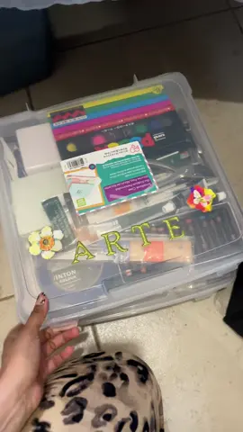 Primer intento de boceto y pintura (sale mal) 