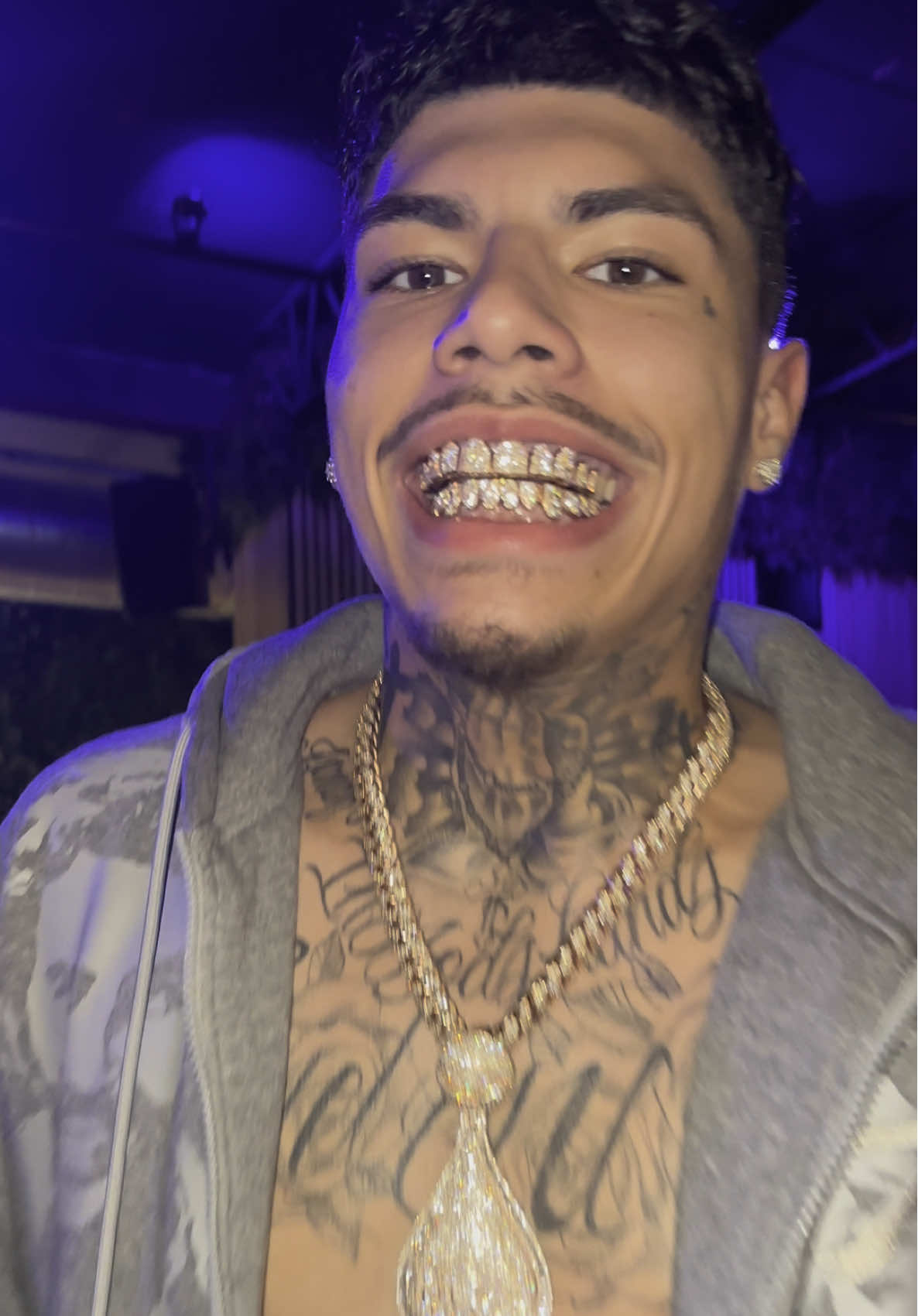 MR. PROFESSIONAL #fyu #fyp #rnbfoemob #texas #heavy #viral #sanantonio #houston #dallas #austin #models #grillz #rapper #vvs #chicago #miami #newyorkcity #losangeles #atlanta 