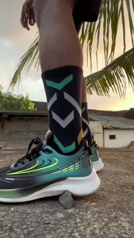 Sepatu running kenxiex keren kekinian empuk dan ringan dana pelajar😎😎  #kenxiex #sepaturunning #sepatulari #sepatuolahraga #sepatukeren #sepatukekinian #sepatumurah #fyp #viral 