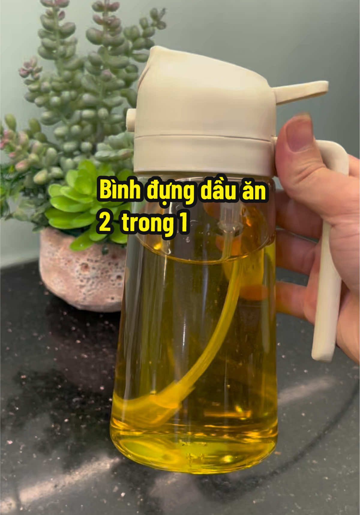 ☘️ Bình đựng dầu 2 trong 1 này Tiện lợi - sạch sẽ - gọn gàng . Ưng thật #nhan_9292 #review #xuhuongtiktok #viralvideo #LearnOnTikTok #viral #dogiadung #giadungtienich #reviewdogiadung #tienich #danang #binhdungdauan #binhdungdauanthuytinh #chaidungdauan #chaidungdauanthongminh 
