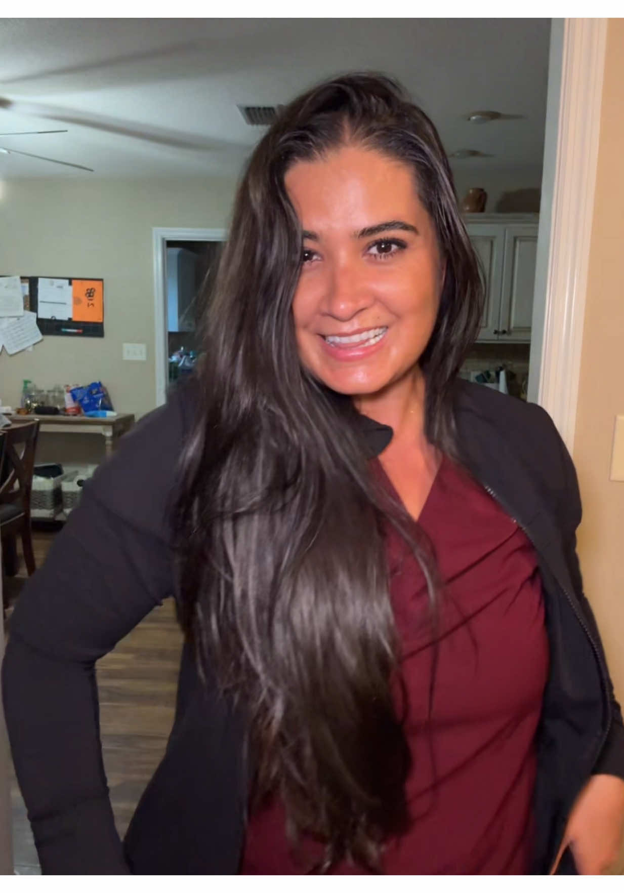 When mama has the house to herself… it’s a dance party, even after a 12-hour shift 💃😂  #momtime #dance #party #romaniangirl 