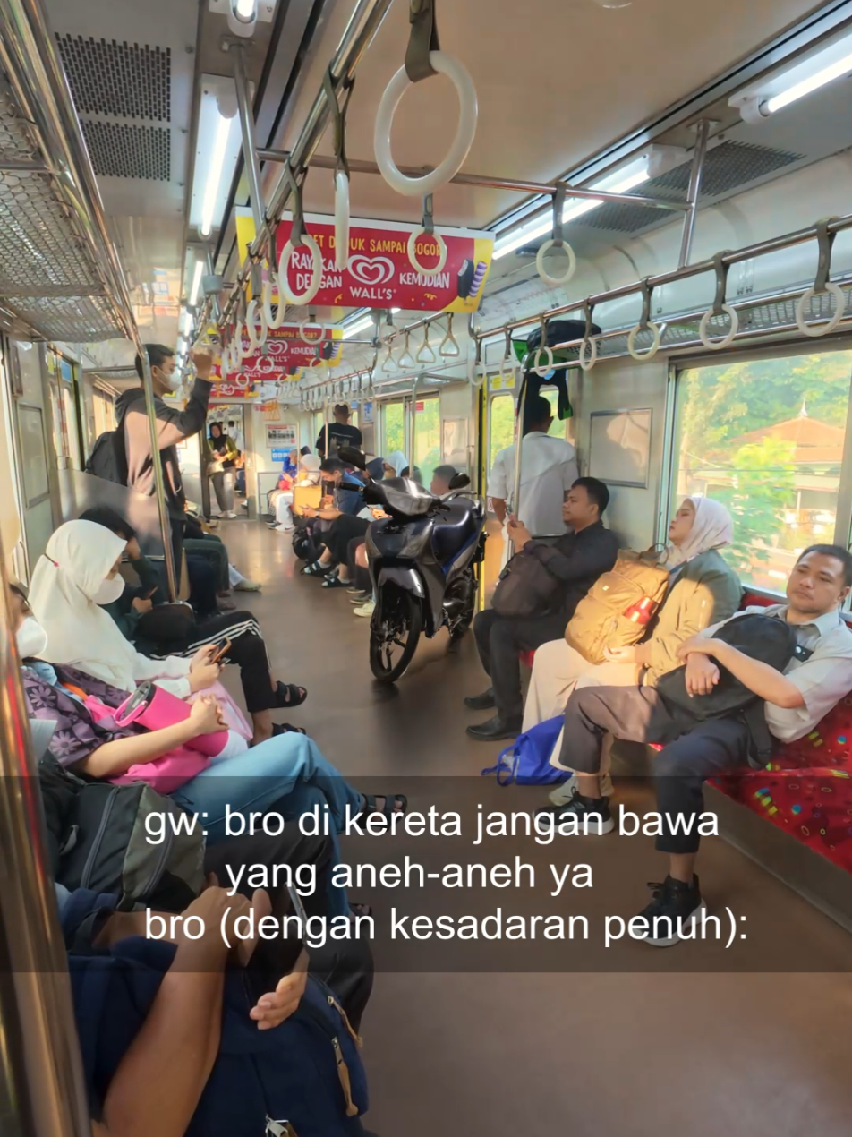 Batas maksimum bagasi KAI per penumpang adalah 20 kg dengan volume 100 dm³ (dimensi maksimal 70 cm x 48 cm x 30 cm) #depok #krlcommuterline 