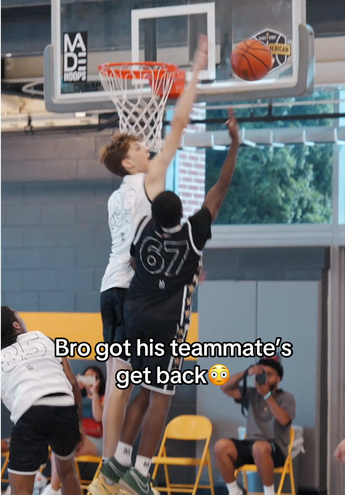 Bro got his teammate’s get back😳🔥 #fyp #aau #madehoops @VKTRY Gear 