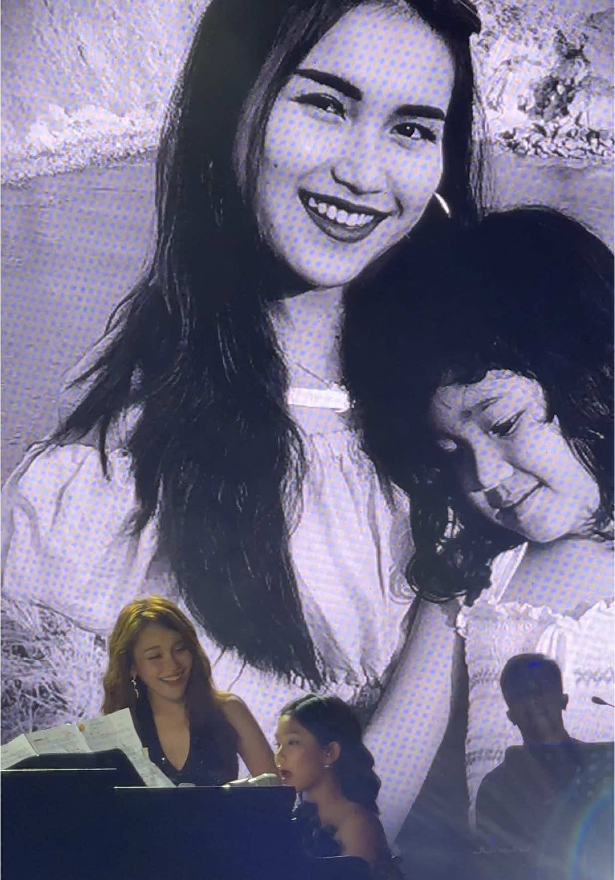 Momen Haru Tadi Malam Saat Ratu Depok Feat Bilqis @Ayu Ting Ting  Di Konser Dangdut Dangdutan Ayu Ting2 #aytinglicious  #ayuting2  #ratudepok  #konserayutingting 