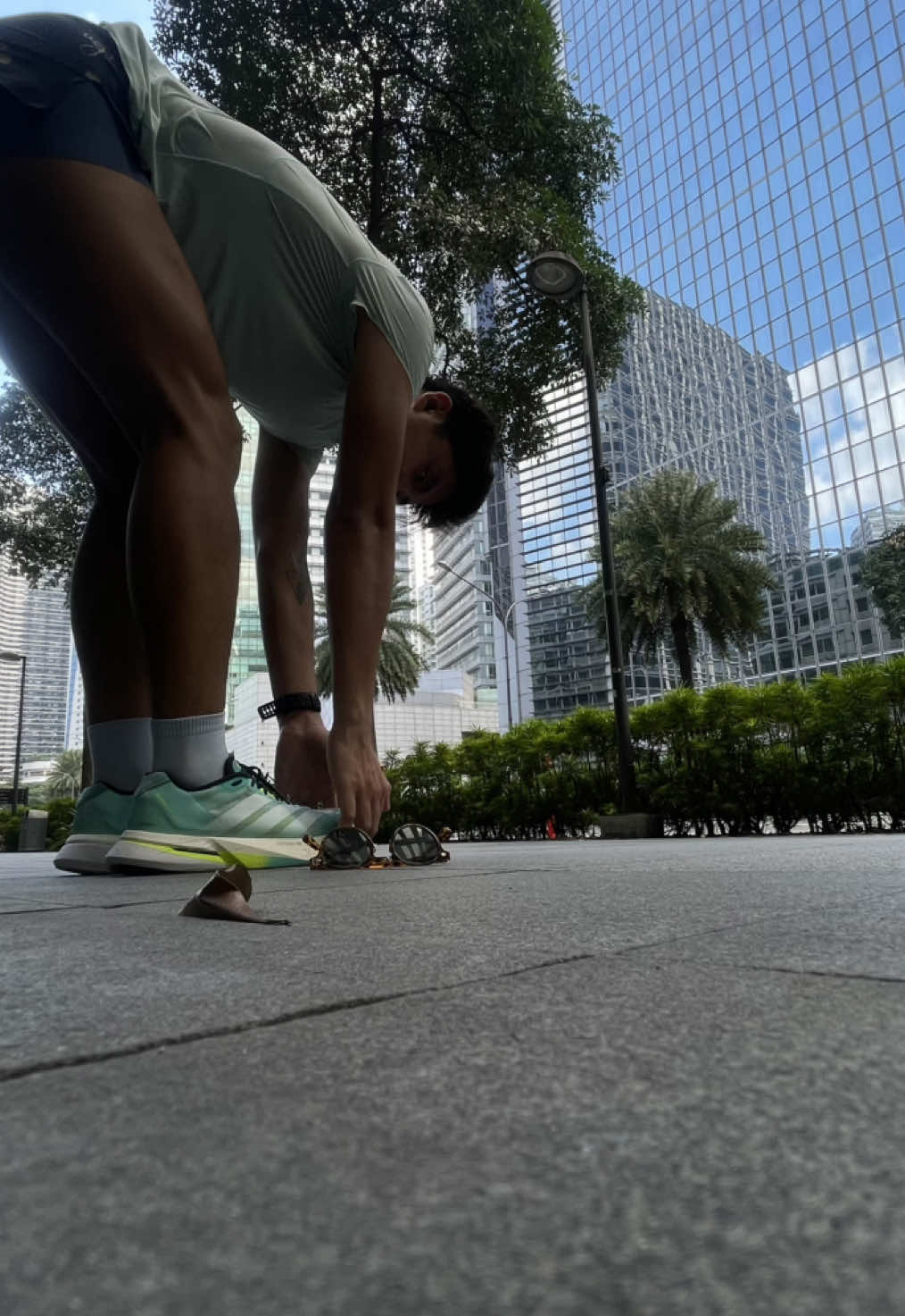 as a introvert runner 🫣 #Running #ayalacarfreesunday #makeitmakati 