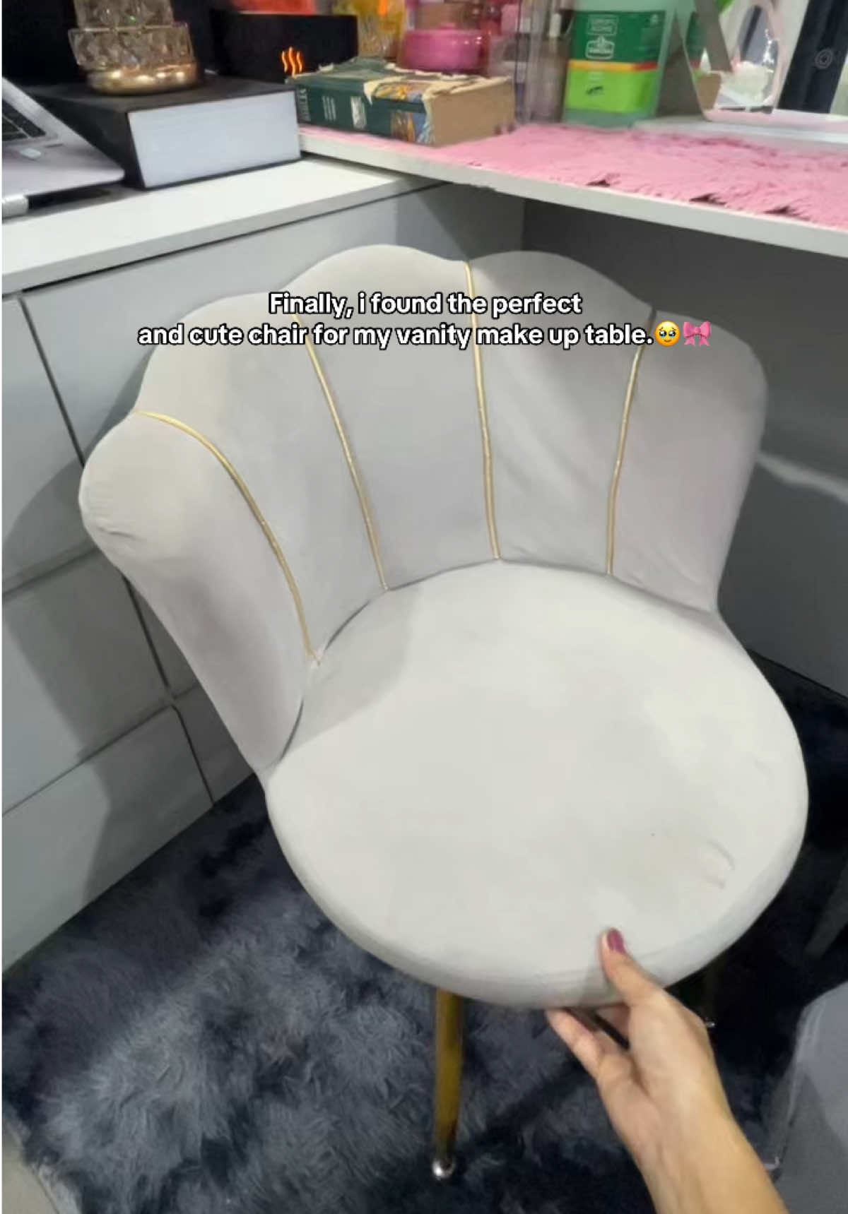 My best selling product of 2025! #vanitychair #chair #makeupchair #aesthetic #reco #trendyy #bestselling #tiktokshop #roomaccessories #homeideas #creatorsearchinsights #fypage #fyp #tiktokfinds #bestseller 