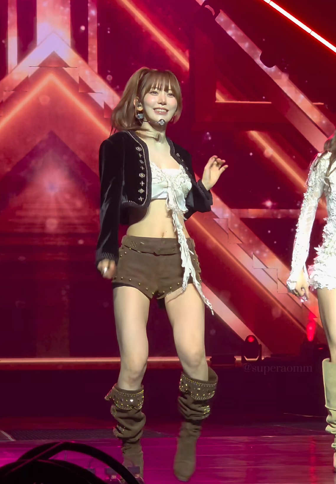 #SAKURA 🌸✨ ‘Come Over’ #EASY_CRAZY_HOT_IN_BANGKOK #EASY_CRAZY_HOT #LESSERAFIM #르세라핌