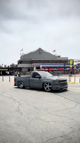 Ahorita andamos recio 🙏🏼 #GomezDropz #SATrucksVC #SATrucks #bagged #droppedtrucks #nnbs #MTWbillets #airbags #foryou #truckinaround #billets #silverado #chevrolet #fyp #cortita #billetboyz #sierra 