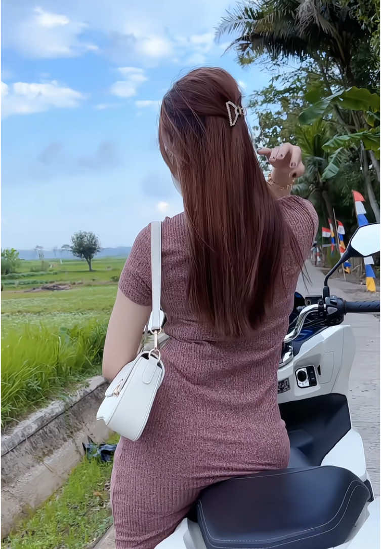 Rekomendasi sexy dress bahan adem bikin badan makin slim cobain yukk cek kranjang kuning#outfit #ootdfashion #sexy #dress #fyp 