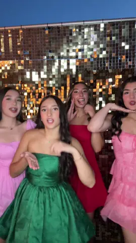 my girls 💋 @💘🌸💞🌷 @maddie @mia🌞🐬🌊🌺🥭 #fyp #dance 