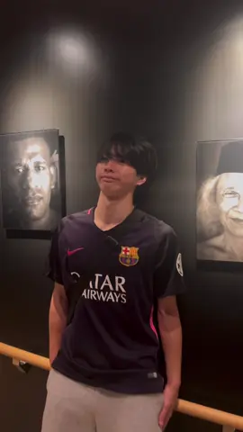 ぱぱとままに写真撮らさせられて、内心だるいと思いつつもしっかり乗り切る姿すばらしいwwwwwww inインドネシアパビリオン #弟を勝手に投稿 