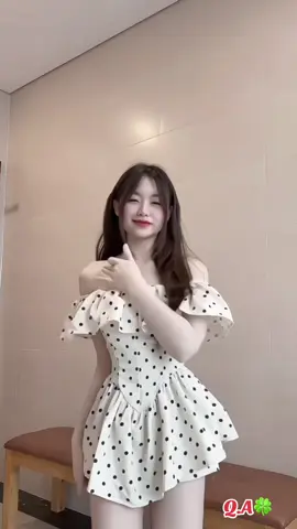 cầm nhẫn cưới trên tay😌😆🤣#hottrend #hottiktok_xuhuong #nhachaymoingay #xuhuong #gaixinhtiktok #thinhhanh #nhacremix  @Quỳnh Anh🍀  @Quỳnh Anh🍀  @Quỳnh Anh🍀 