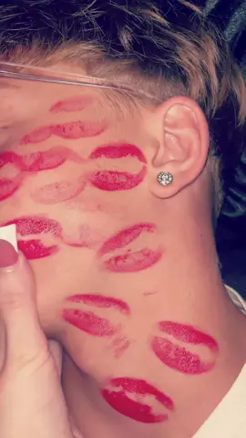 @m5frl1 @ℒ𝒾𝓋𝒾 #fypage #fypシ゚viral #fypage #couplegoals #couples #kiss #lipstick 