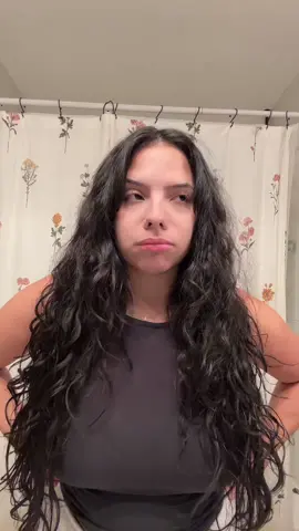 I’ve been packing all day - I’m clearly delusional lol  idk tho I kinda like what the rain did to my hair 🤣 #wavyhair #curlyhair #humidity #delusional #rainyweather  