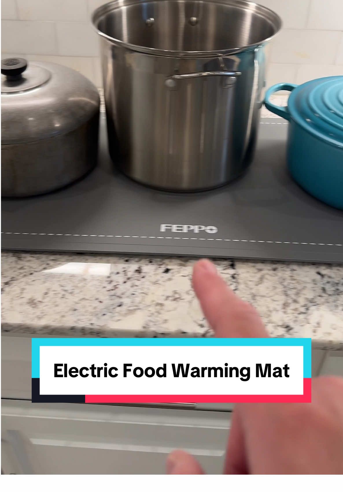 Make sure you grab one of these Electric Food Warming Mat before the football and holiday season! #KitchenHacks #kitchengadgets #footballseason #holidaycountdown #tiktokmademebuyit #fyp @FEPPO-Home 