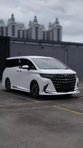 2024 TOYOTA ALPHARD 2.5 G CVT MODELISTA  . . ODO DELIVERY MILEAGE STNK 04 26 NOPOL B (GANJIL) . . Panoramic  JBL soundsysteem Engine start stop Head up display Rear camera Electric seat Power back door Dual sliding doors . . Harga 1,5XXM nego  . . More info : 081319910493 Ricky . . 📍Bursa Otomotif Sunter blok C2 no 5,6&8 . . Garansi : - Keabsahan dokumen surat2 kendaraan - Mobil dijamin bebas tabrakan dan banjir - Mobil siap general check di bengkel resmi ATPM . . #toyota #alphardmodelista #jualmobil #jualmobiljakarta #bursaotomotifsunter #capcut #tiktok 