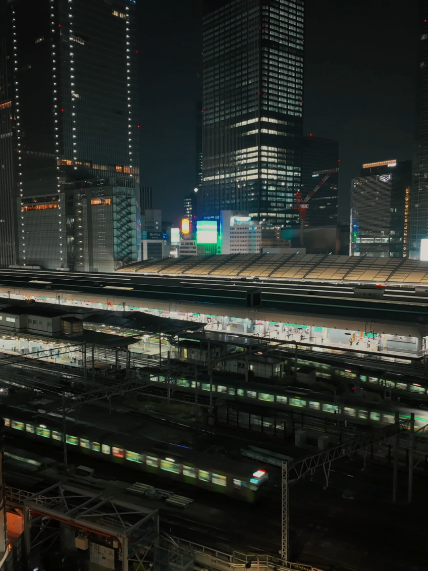 夜の東京駅 Tokyo Station at night #Tokyo #TokyoStation #Train #Timelapse #東京 #東京駅 #電車 #タイムラプス