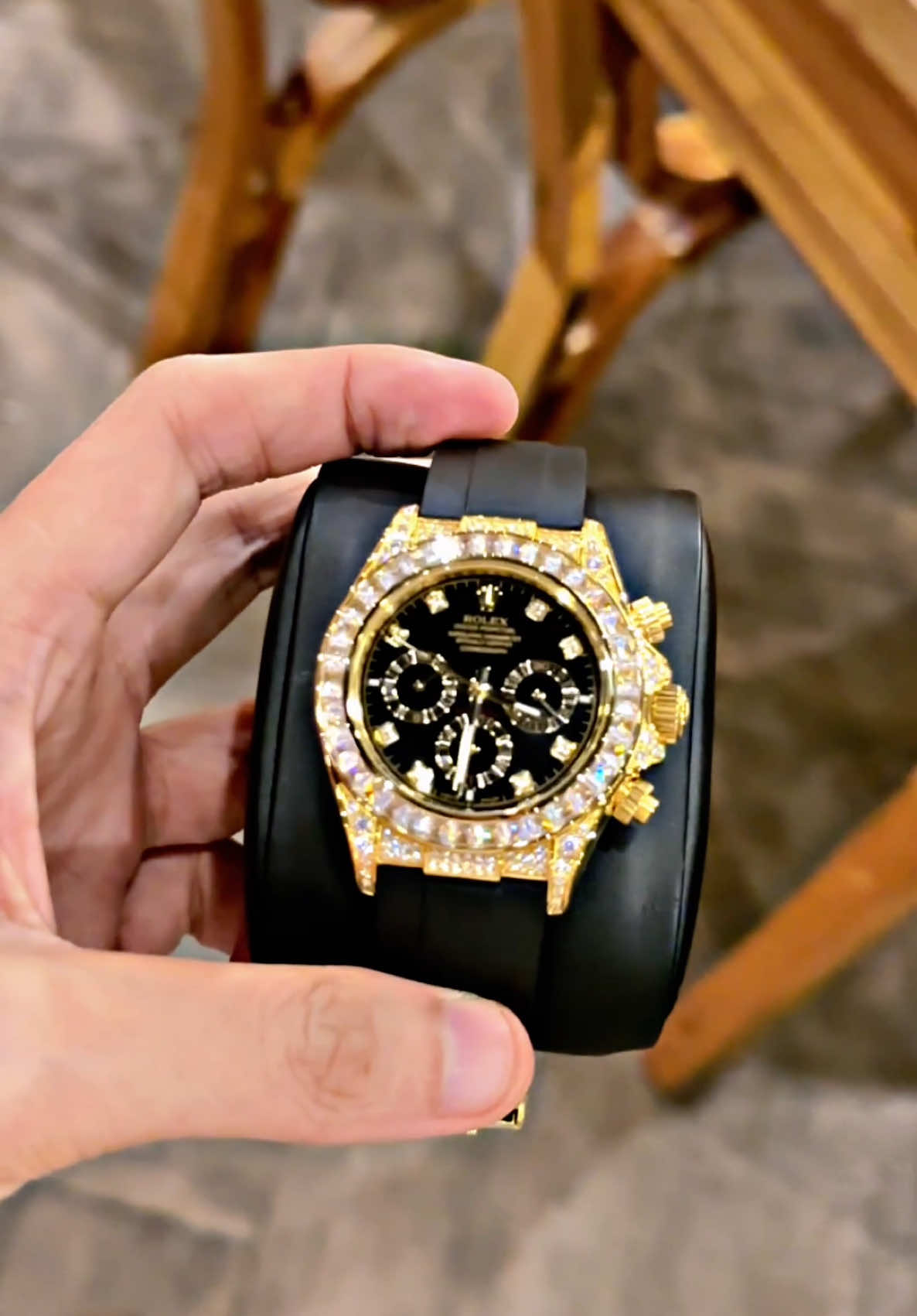 Vẻ đẹp lấp lánh trên tay mời anh em trải nghiệm #xuhuong #dongho #donghodeotay #donghonu #donghonam #donghocaocap #nghiendongho 