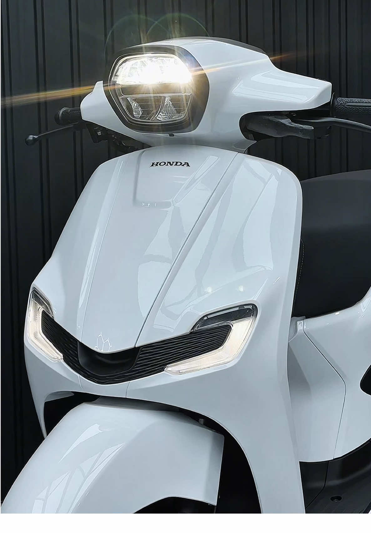 Stylo 160 C.B.S cus.tom trắng Honda 🥰 #showroom999 #cuahangxemay999 #honda #stylo160 #stylo #xh #viral #flypシ @Chỉ Bán Xe Đẹp @Phúc Hải 999 @Phúc Hải - Mê Xe Đẹp @Showroom Xe 999 @Hoàng Phong Lee Showroom 999 @AKEYSHOP TRÙM JEAN QUẢNG CHÂU @TIẾN LÊ @AKEY STORE 