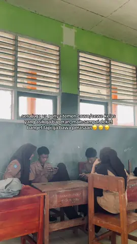minggir dlu yg gmau tmenan krn tkut pke perasaan😜 #foryou #fypage #emeraldclass #viraltiktok #viralvideo 