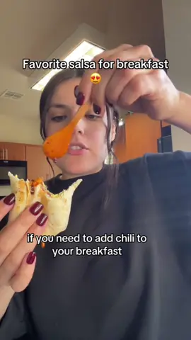 Salsa that goes with EVERYTHING #creatorsearchinsights #SALSA #SALSAMACHA #fastsalsa #trending #viral #spicysalsa 