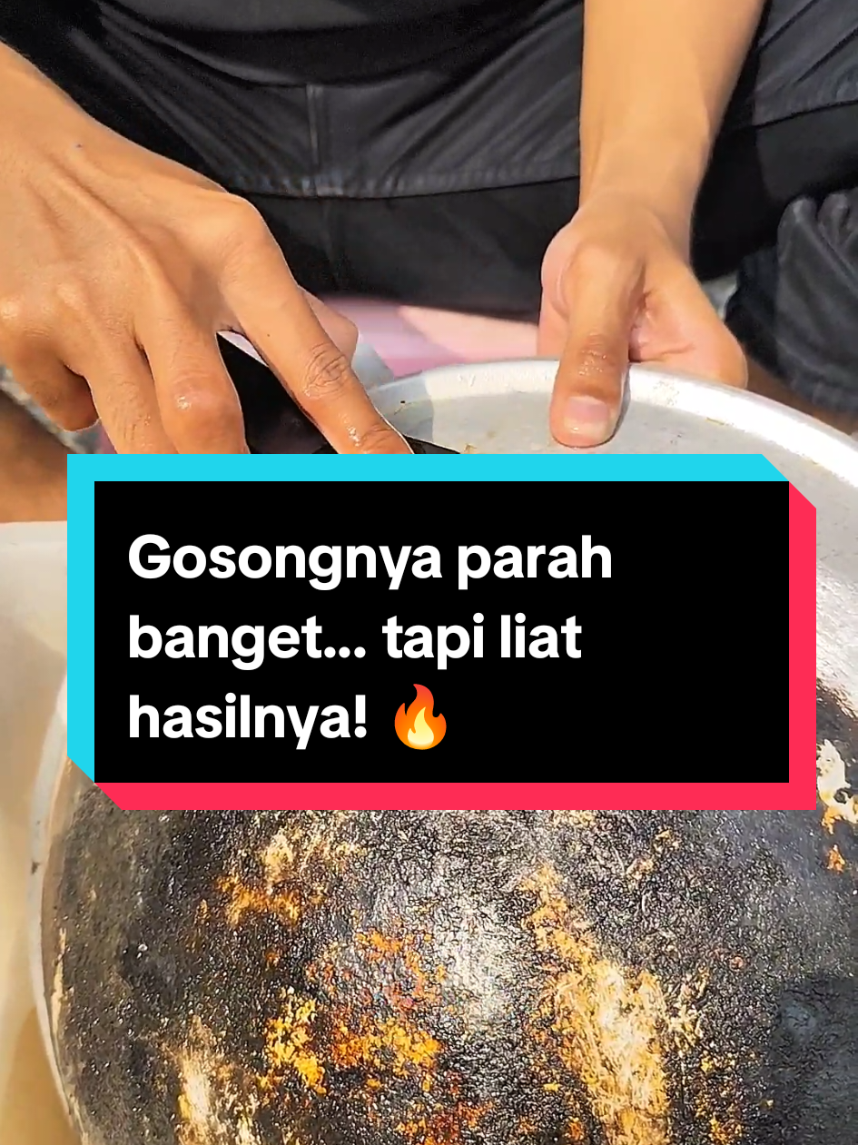 Wajan gosong? Biar aku yang bersihin, tinggal gosok....cling! ✨ #promomakanmerdeka #iburumahtangga #promoguncang88 #wajangosong #iburumahtangga 