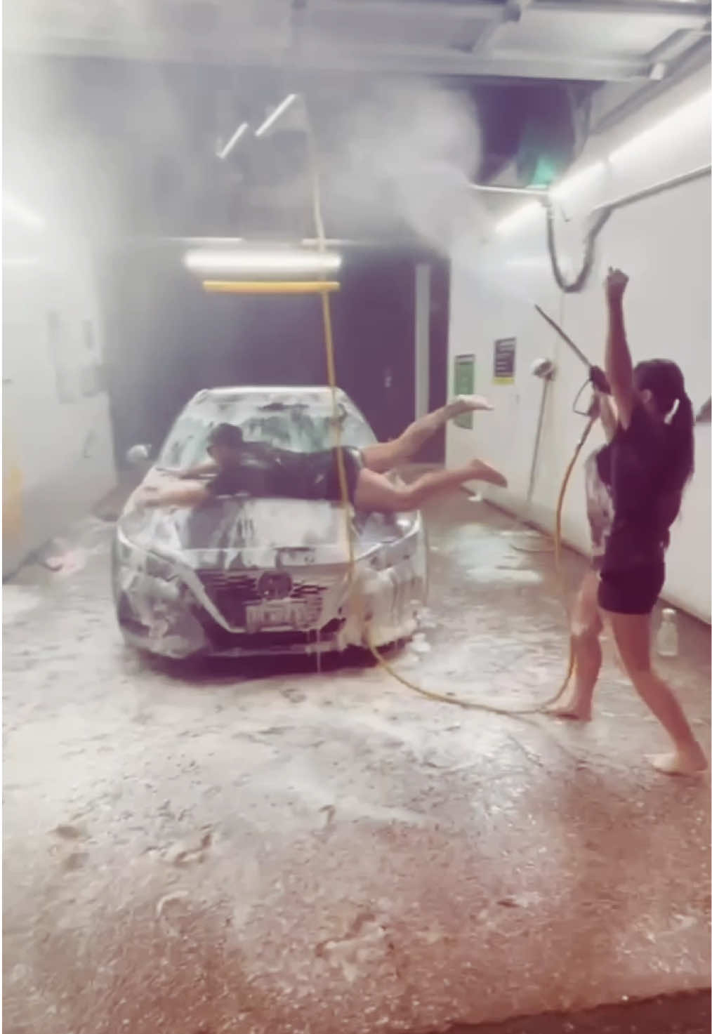 On Top Of Cars🧏🏻‍♀️ #bummasumma #summer2025 #fypp #carwashtrend #ontopofcars #olebrandselect 