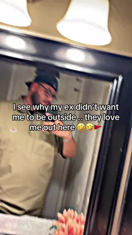 Im jkk ion even go out 🤭🤣 • #toxic #toxcio #corridostumbados #parati #paratiiiiiiiiiiiiiiiiiiiiiiiiiiiiiii #fyp #fypシ゚viral #viraltiktok #mexicano #mexico🇲🇽 #losangeles #paratipage #relatable #buenavibra #foryoupage #explorepage✨ #videoviralitiktok 