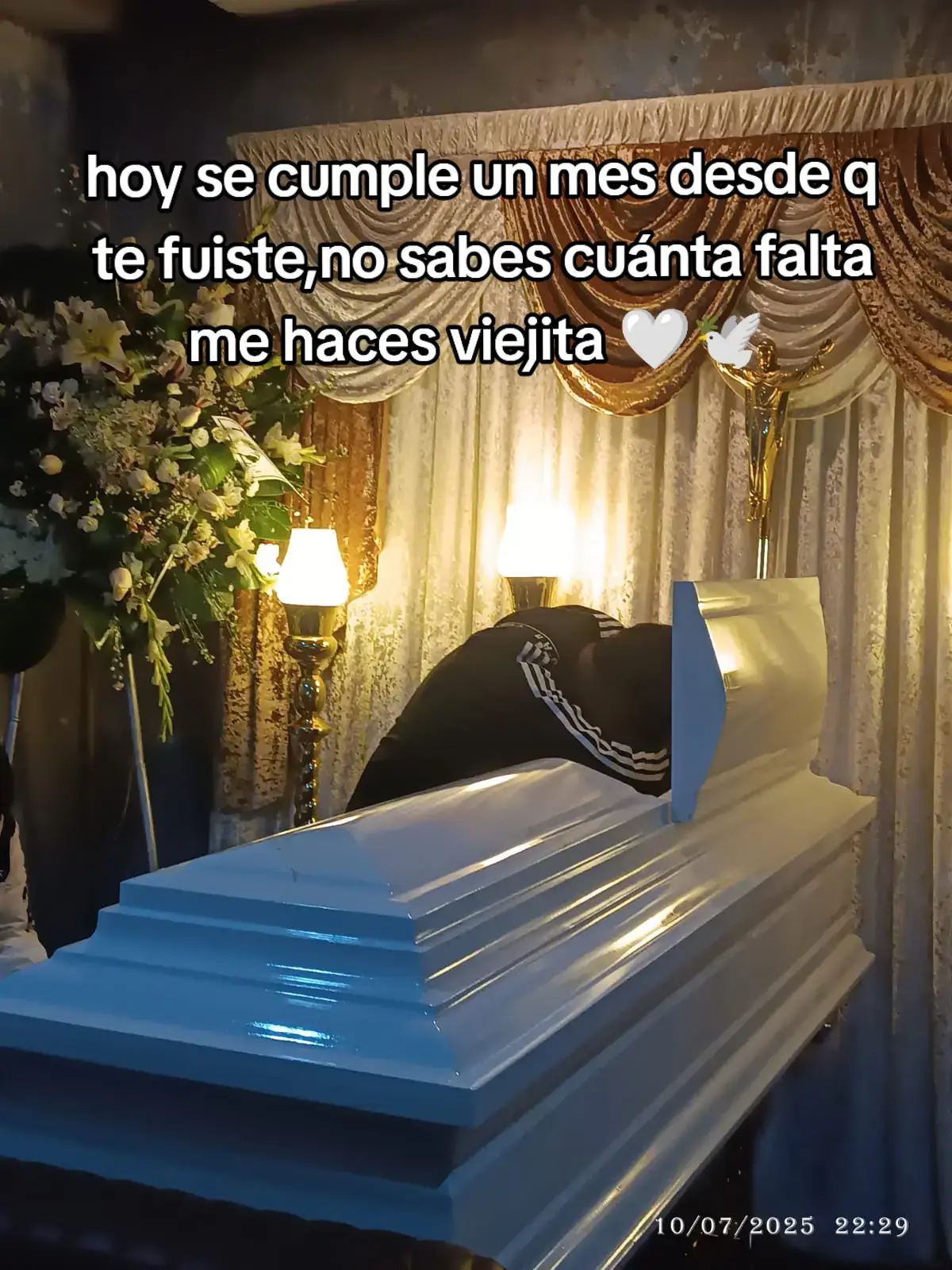 te extraño viejita😔