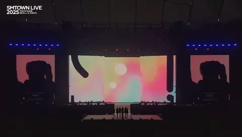 Hearts2Hearts 'Gee' SMTOWN Tokyo Day 2  #Hearts2Hearts #하츠투하츠 #H2H #S2U  @Hearts2Hearts 