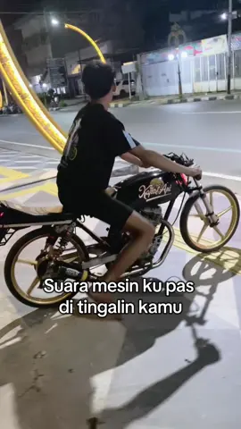 Cuma suara mesin ku yang berubah tetapi perasaan ku padamu masih sama seperti dulu☺️ @auraaarahma03 #herex #glkapalapi #herex300cc #fypシ #foryou #lewatberanda 