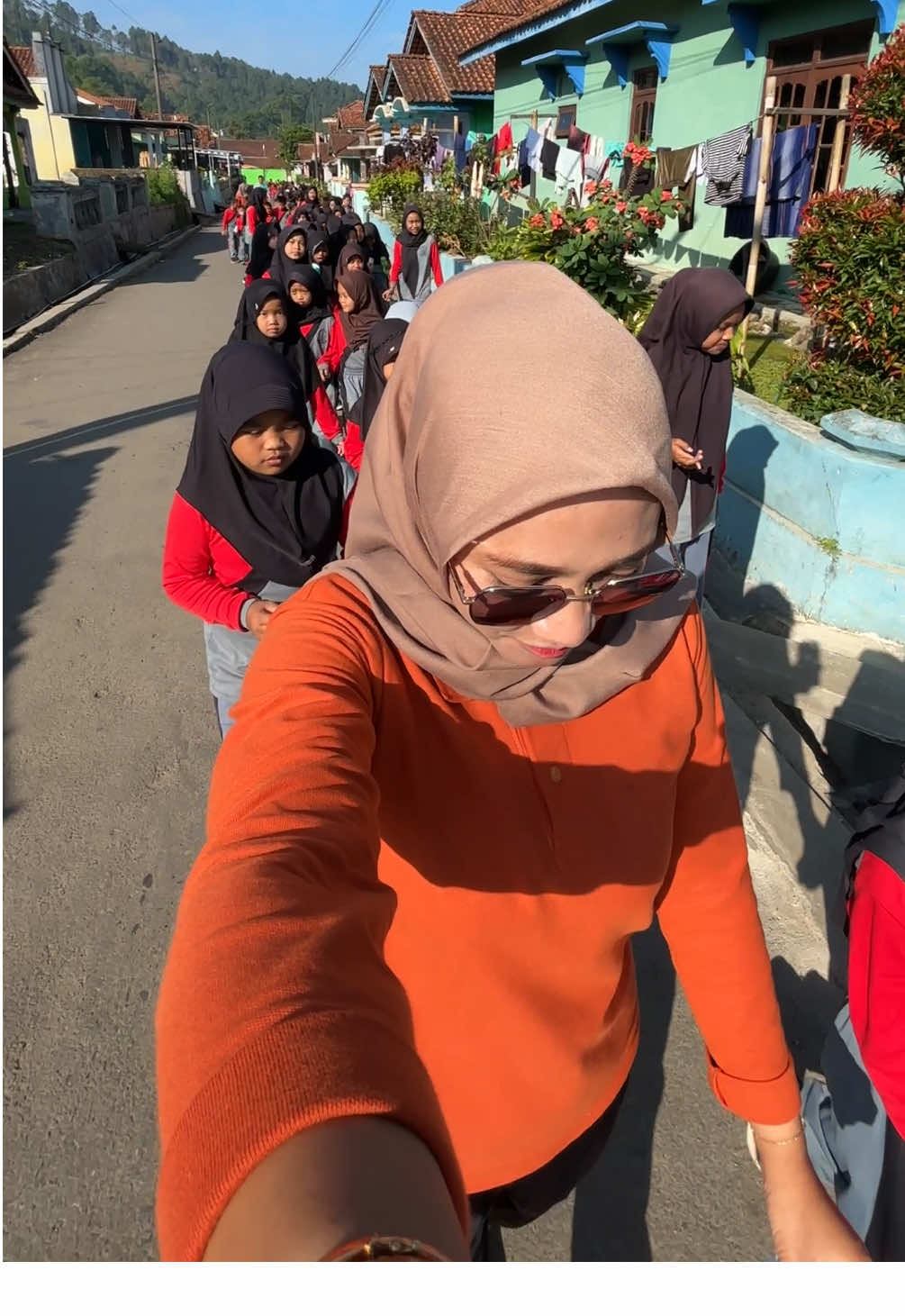 Jangan sakit dlu baru mau olahraga.. #guru #gurusd #gurutiktok #gurumuda #guruhits #fyp #foryou #foryourpage #trending #trendingvideo #jalansehat #