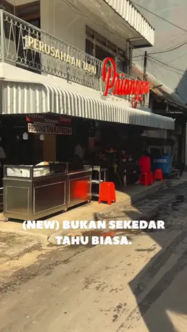 Tahu priangan by bbq mountain boys. (NEW) Sarapan enak di Bandung 👀 yang bikin beda Tahu ayam udang disini (Tahu homemade di pake isian dimsum ayam udang) pudding ketan hitamnya juga enak. Minumannya cobain susu kedelai Hitam. #tahupriangan #cafeaestheticbandung #coffeeshopbarubandung #fyp #sarapanbandung 