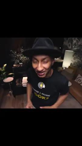 ما الفرق بين القائد والمدير؟؟؟