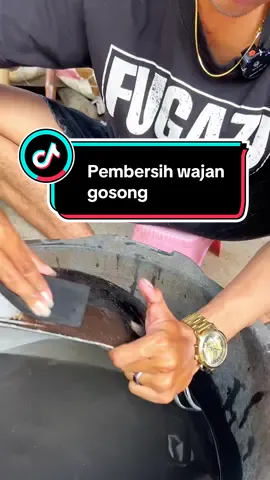Pembersih wajan gosong 10rb dapat 2 #pembersihwajan #pembersihpanci #pembersihkerak 