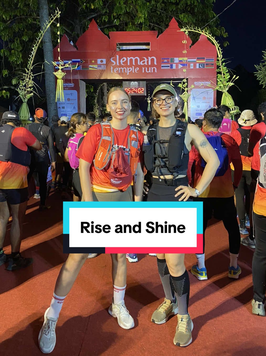 Glitters bikin lari lebih kenceng nggak, ya? 🪩✨#slemantemplerun2025 #glitters #trailrun #pesonaindonesia #marilari #trailrunners 