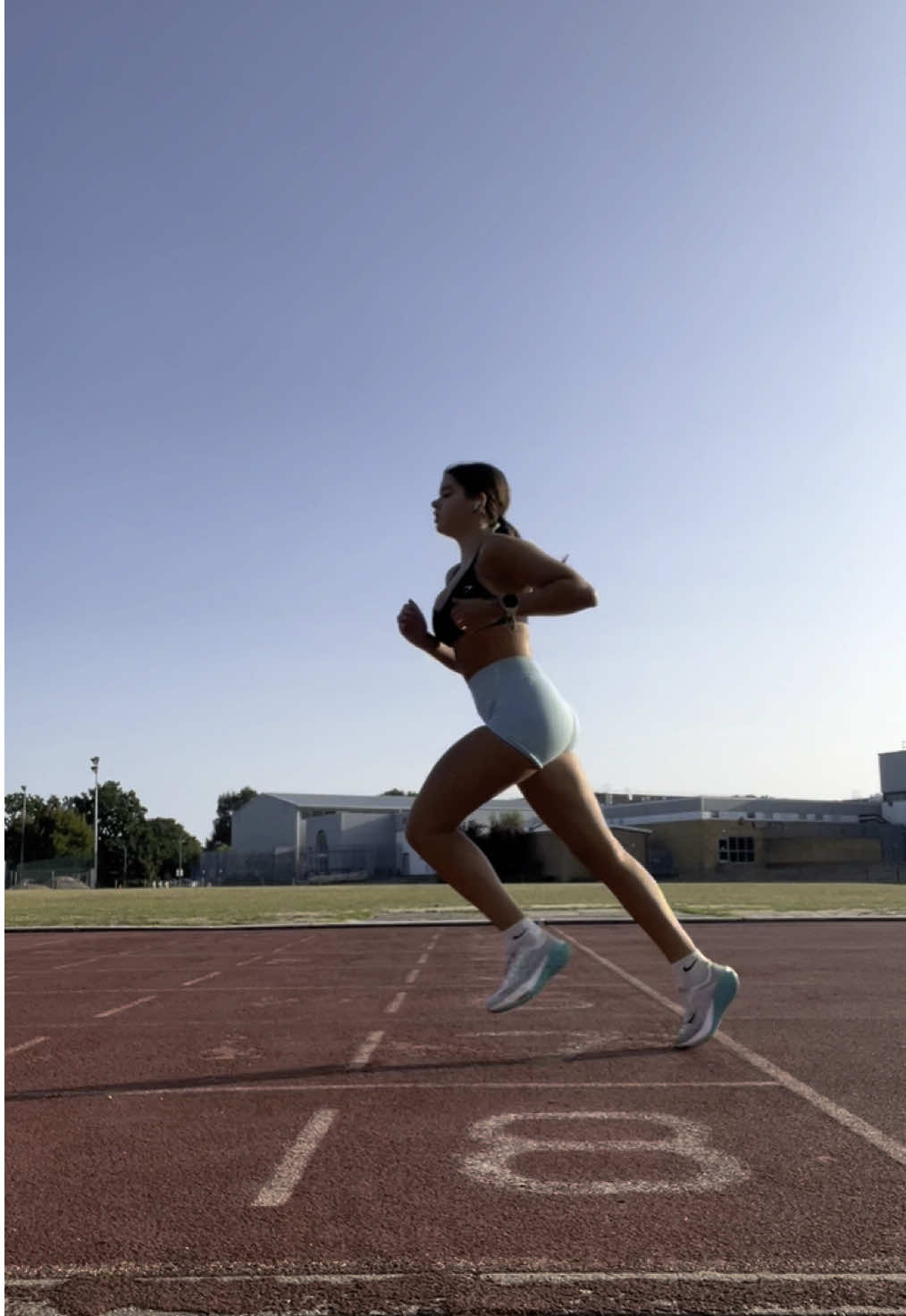 Warm up for an early track session with me✨#fyp #hyrox #Running 